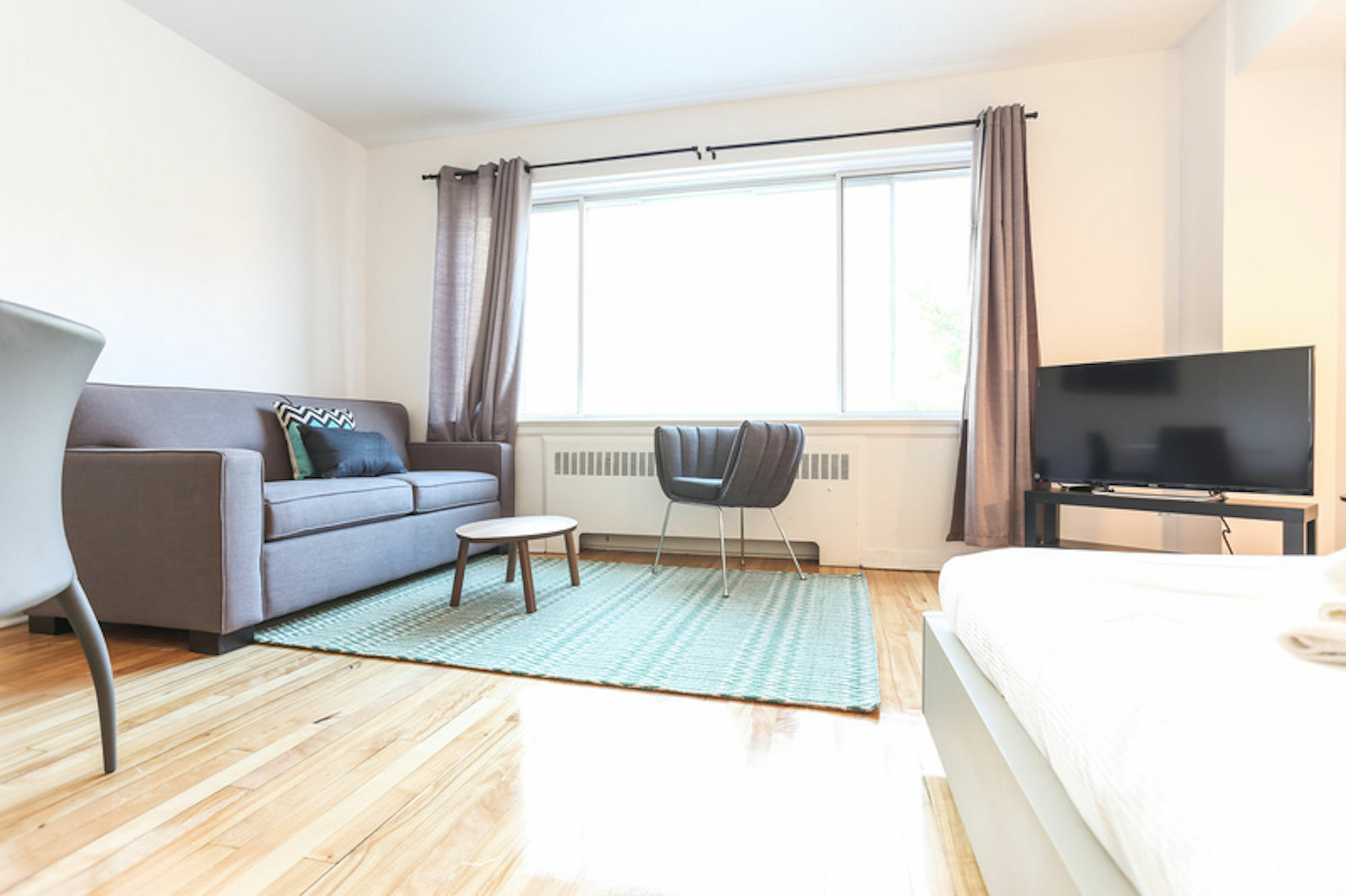 Sleek In Downtown Mtl By Sonder *